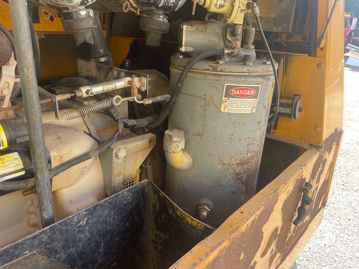 #13348-•-1992-atlas-corporation-tow-behind-compressor-image-31