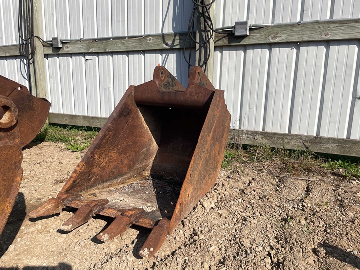 #13397-•-new-holland-bucket-image-1