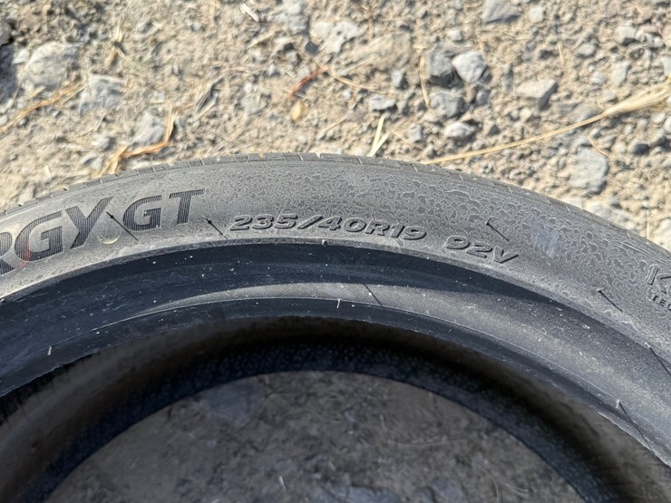 #2807-•-(1)-235/40r19-tire-inv#:-2807-image-8