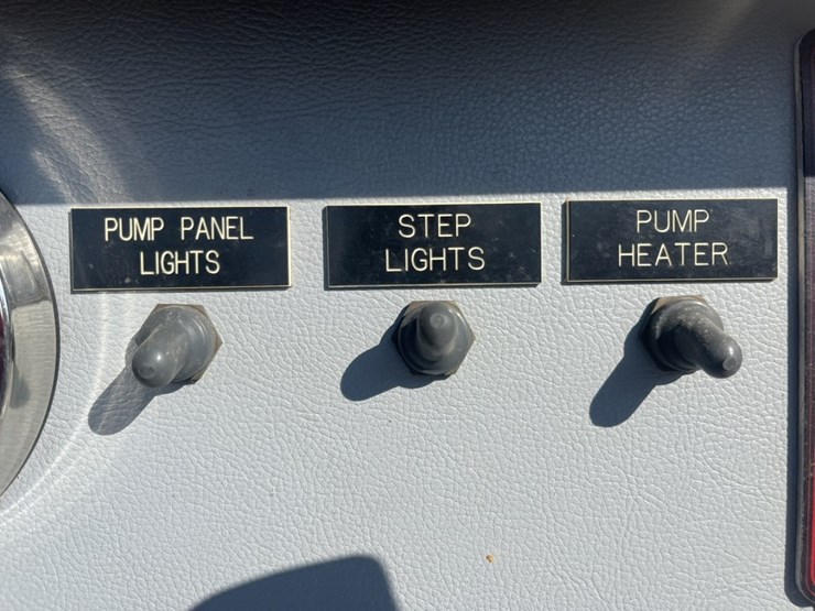 1996-freightliner-fl80-image-68