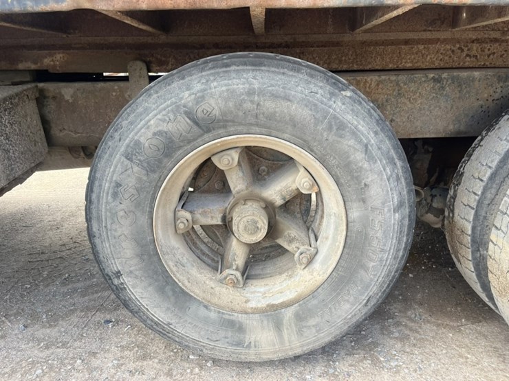 ford-9000-image-54