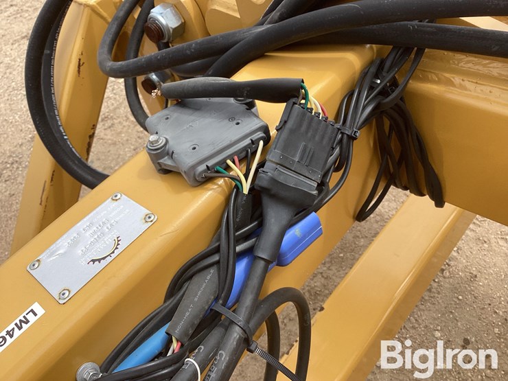 2022-schmeiser-svt24r-24'-varitrak-folding-3-pt-land-leveler-image-18