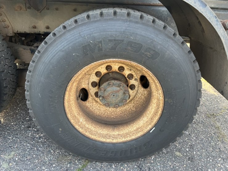 #1249-•-2011-navistar-7600-sba-6x4-2010-mixer-truck-image-139