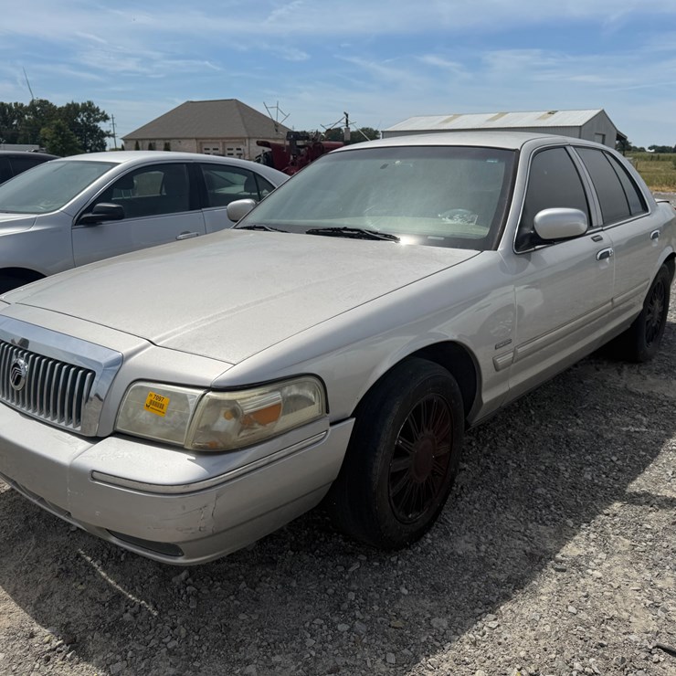 #7097 • INOP 2009 Mercury Sedan 2MEHM75V29X610385 Inv#: 7097