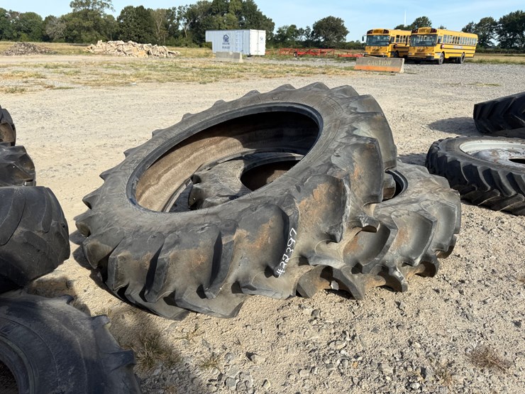 #9655-•-lot-of-(2)-goodyear-480/80r46-tire-inv#:-9655-image-4