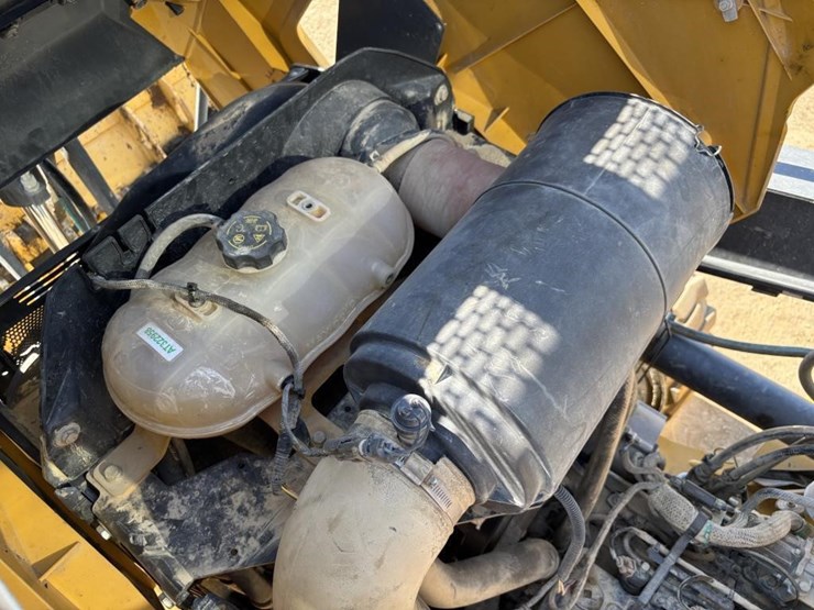 2019-deere-310l-ep-image-51