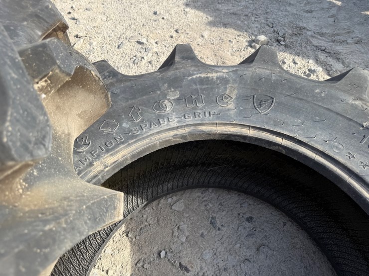 #9674-•-lot-of-(2)-16.9/28-tires-inv#:-9674-image-13
