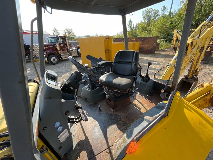 2002-new-holland-lb75b-image-55