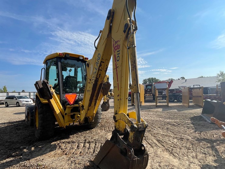 #13311-•-2001-new-holland-lb110e-backhoe-loader-image-6