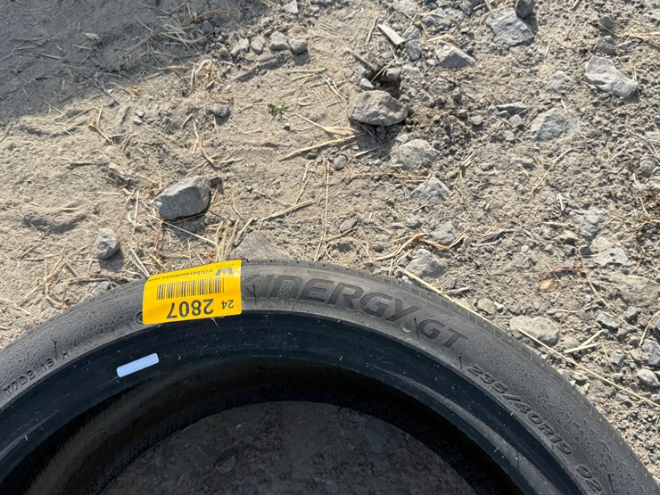 #2807-•-(1)-235/40r19-tire-inv#:-2807-image-7