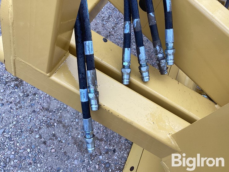 2022-schmeiser-svt24r-24'-varitrak-folding-3-pt-land-leveler-image-11