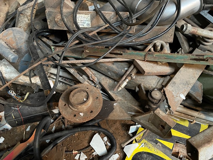 #7193-•-pile-of-various-metal-image-8