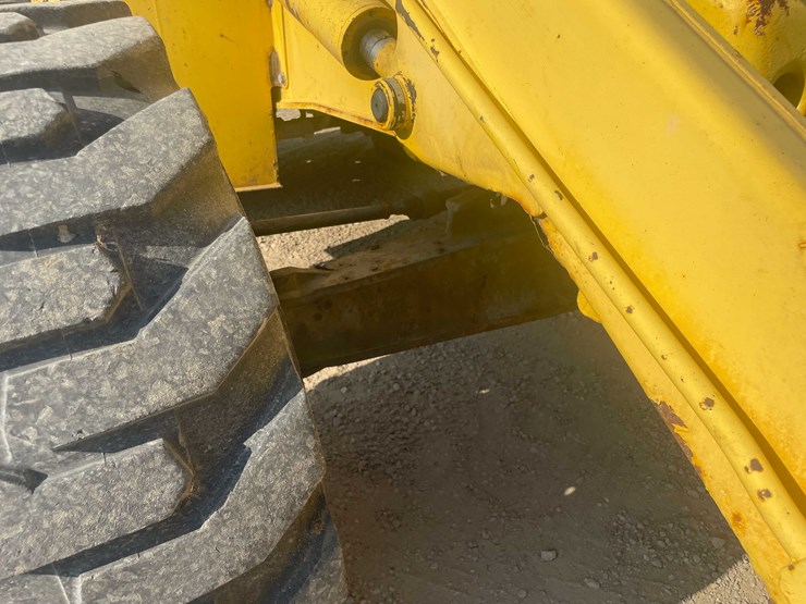 #13315-•-2003-lb110-backhoe-loader-image-25