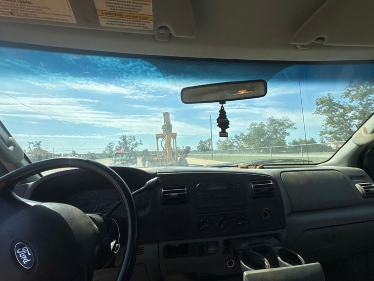 ford-f250-xl-image-24