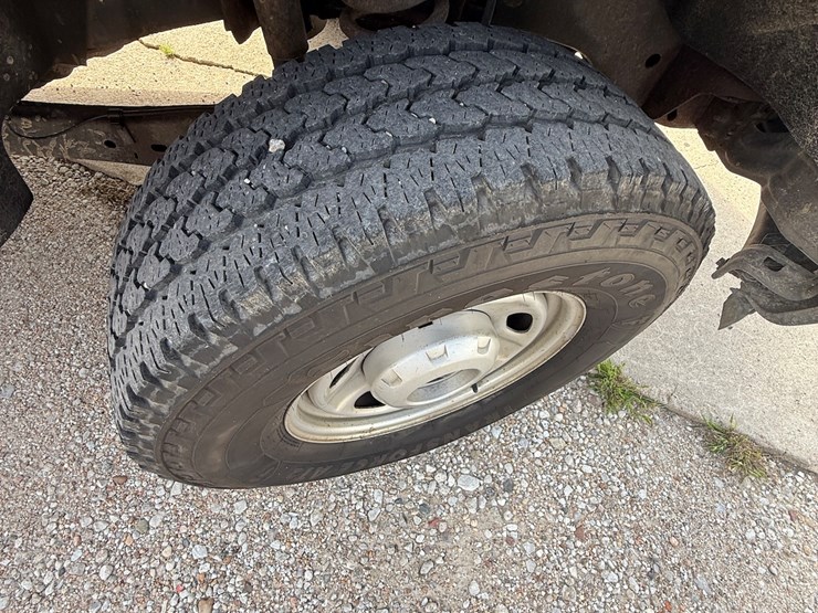 2010-ford-f250-xl-image-29