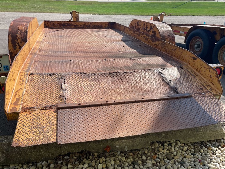 #13338-•-1991-butler-tilt-bed-trailer-(has-wi-title)-image-3