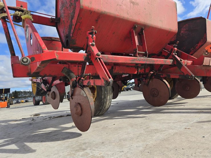 massey-ferguson-468-image-11