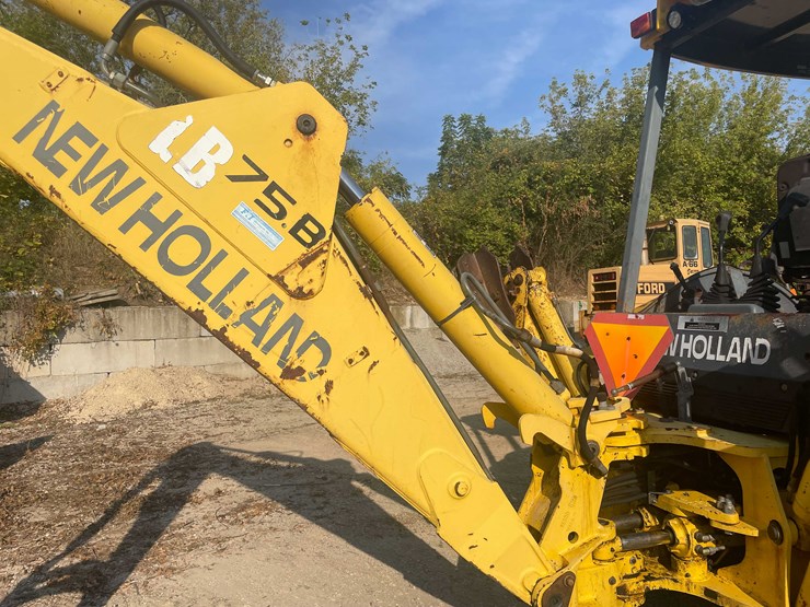 2002-new-holland-lb75b-image-27
