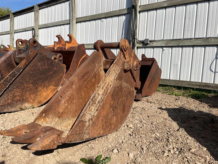 #13395-•-new-holland-bucket-image-1