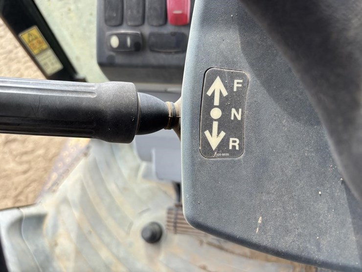 2013-caterpillar-420f-image-36