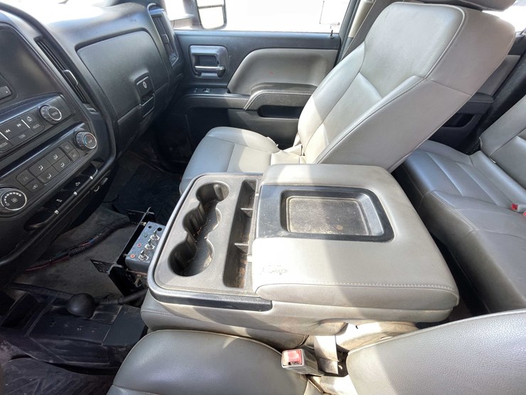 2015-gmc-sierra-2500hd-image-61
