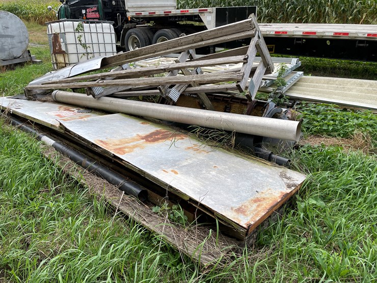 #7126-•-pile-of-used-garage-doors,-sheet-metal-and-more-image-7