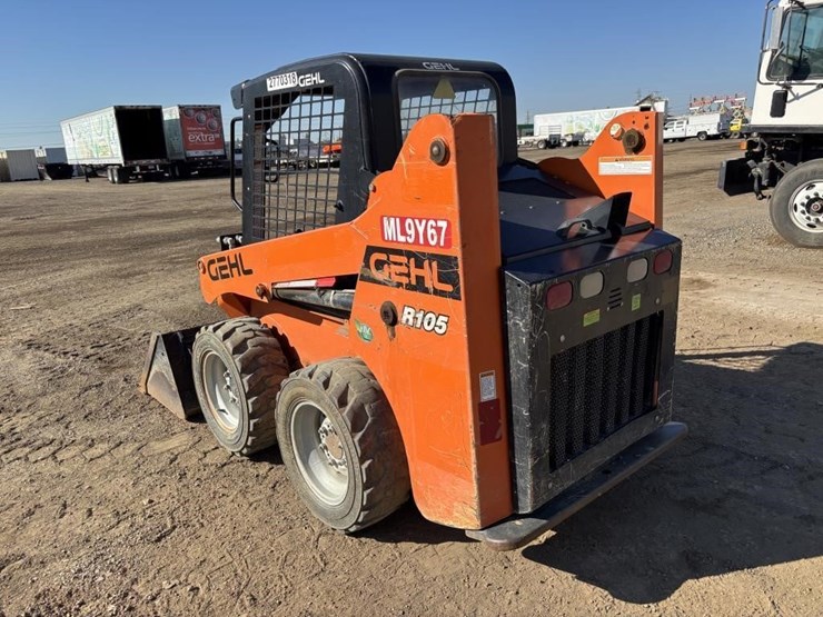 2019-gehl-r105-image-4