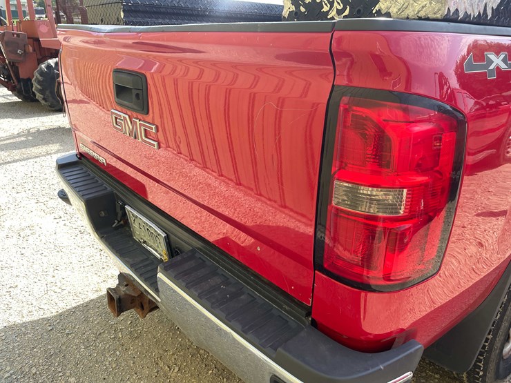 2015-gmc-sierra-2500hd-image-24