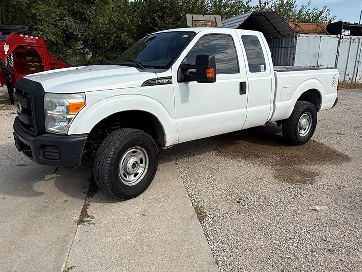 2010-ford-f250-xl-image-4