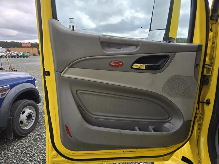 2019-peterbilt-579-image-50