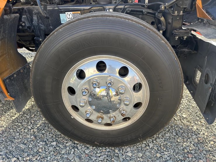 2023-kenworth-w990-image-69