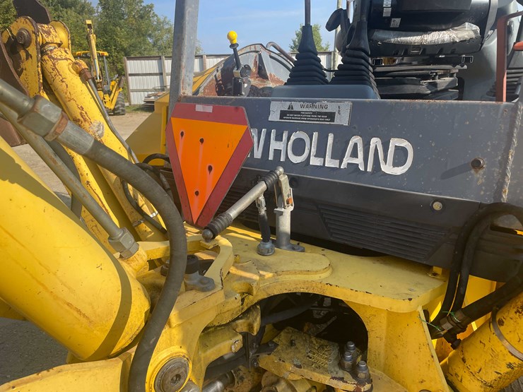 #13315-•-2003-lb110-backhoe-loader-image-39