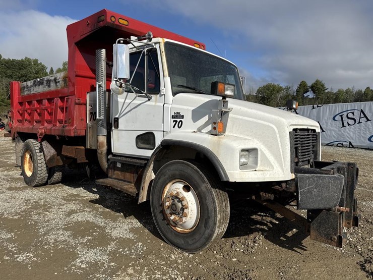 2004-freightliner-fl80-image-7