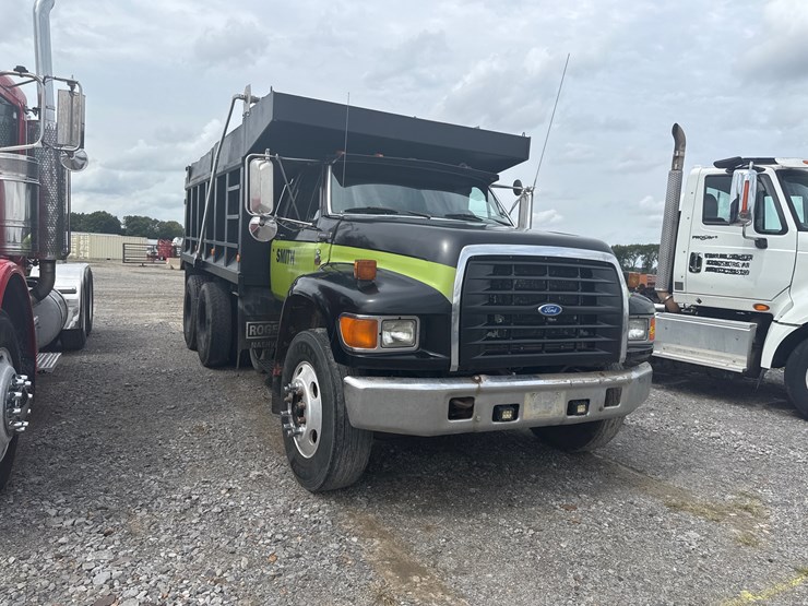 1996-ford-ft900-image-2