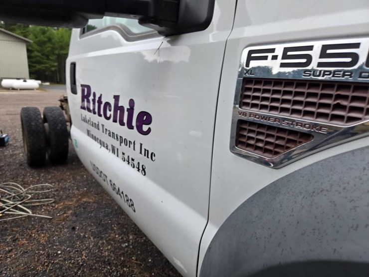 2010-ford-f550-image-19