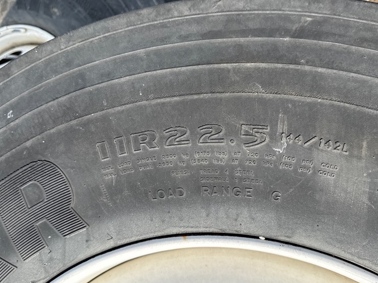 #5268-•-lot-of-(2)-11r22.5-tires-w/-10-hole-rims-image-7