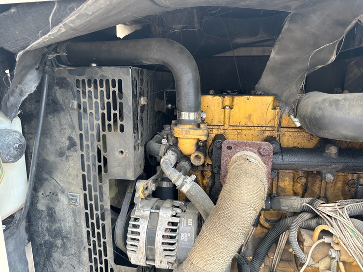 2007-caterpillar-xq20-image-29