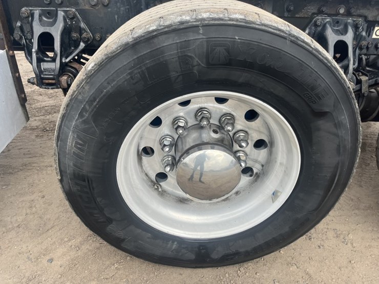2020-kenworth-t680-image-101