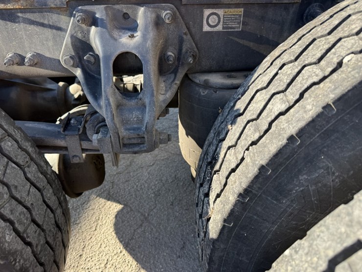 2020-peterbilt-579-image-55