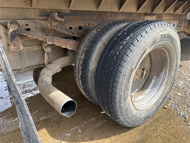 2005-ford-f350-image-18