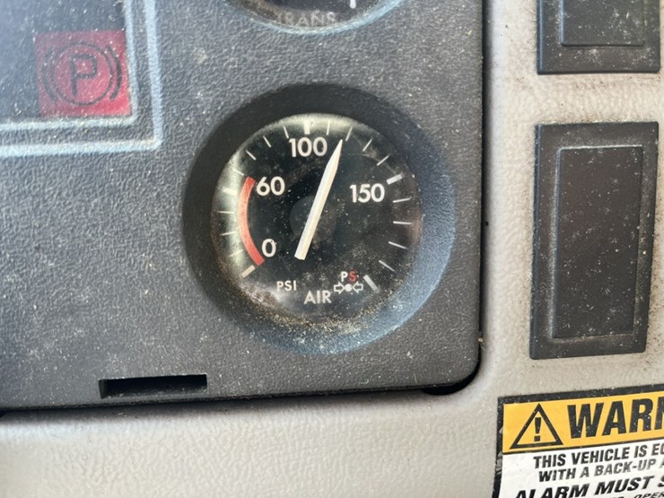 1996-freightliner-fl80-image-150