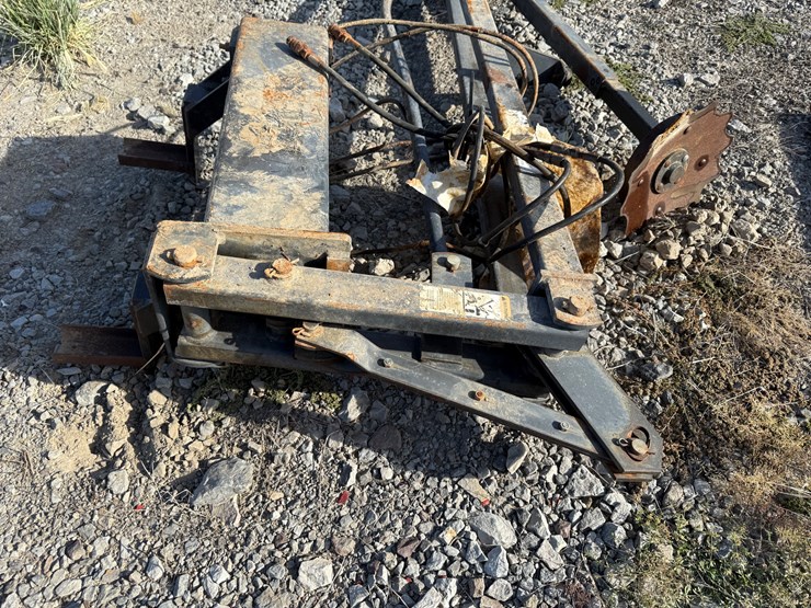 #23904-•-yetter-~15'-row-marker-image-5