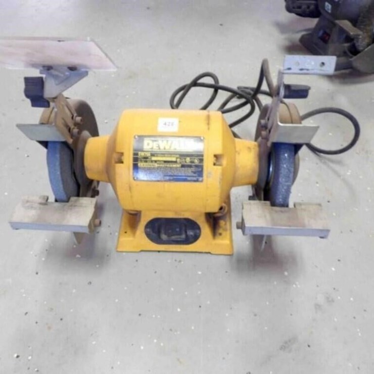 DeWalt 6" Bench Grinder CW756