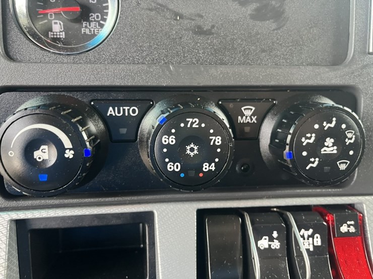 2020-kenworth-t680-image-118