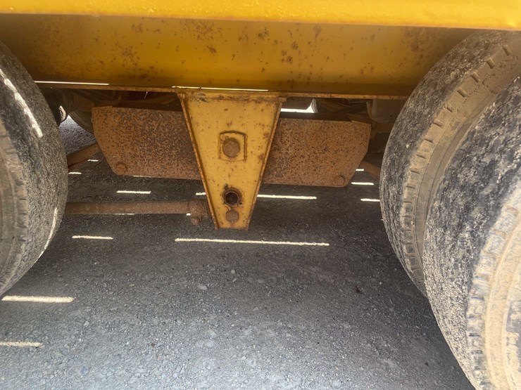 2000-custom-flatbed-image-49