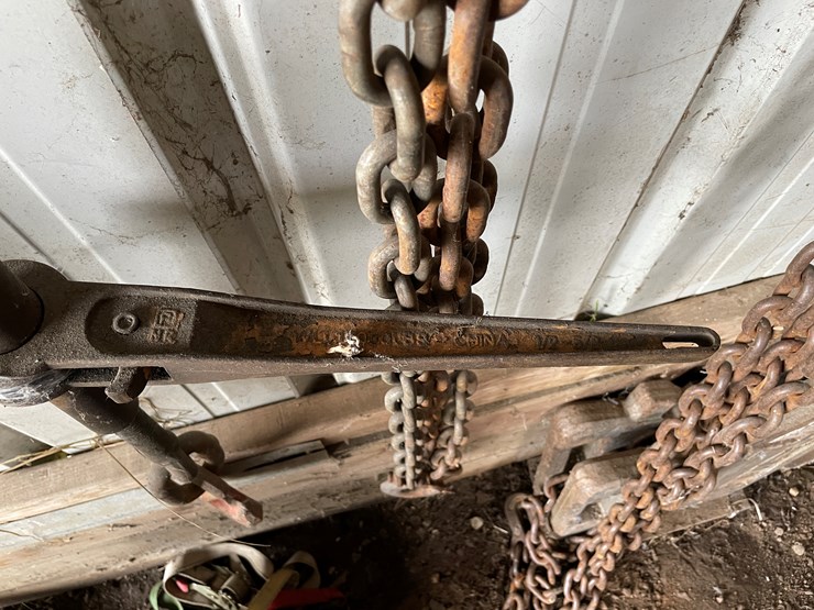 #7143-•-2-chains-and-1-binder-image-3
