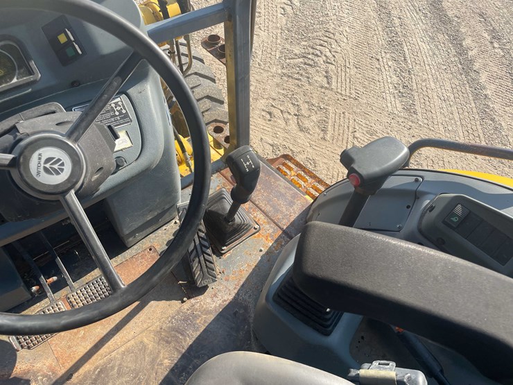 #13315-•-2003-lb110-backhoe-loader-image-64