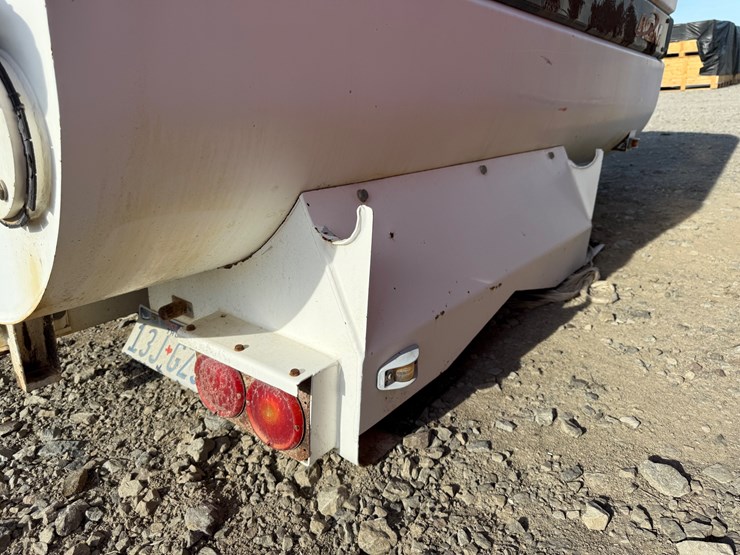 #5024-•-agm-agmc9l-~2000gal-water-tank-truck-bed-inv#:-5024-image-5