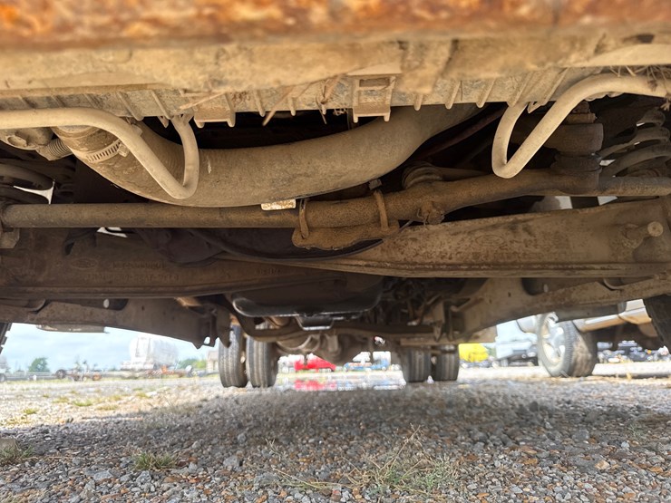 2005-ford-f350-image-28