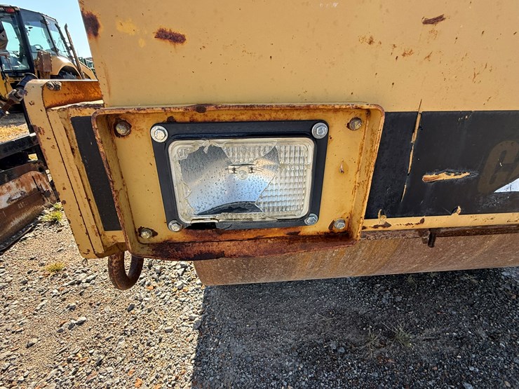 caterpillar-cb-434-image-9